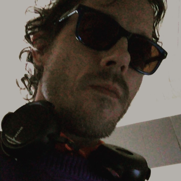 Meet your Posher, Chris - Picture 1 of 1